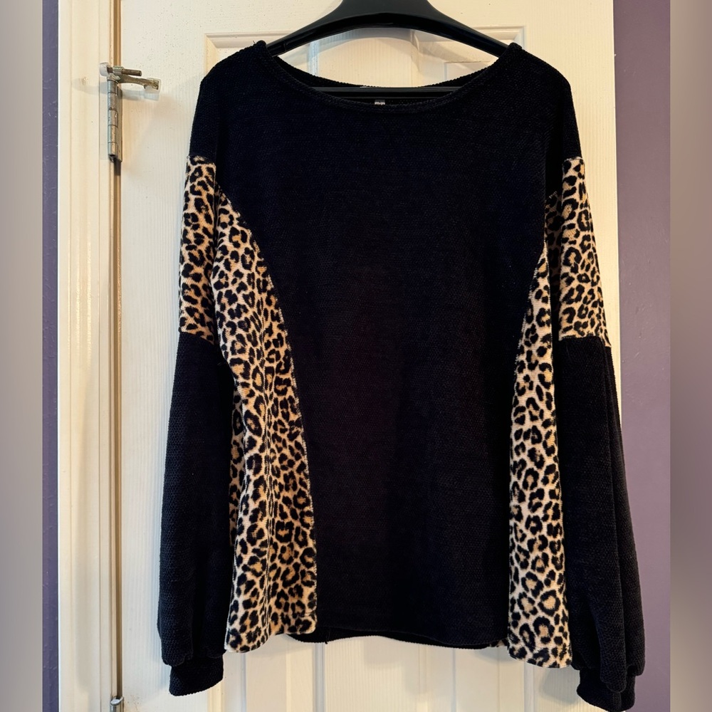 Black Tunic With Leopard Print - image 1